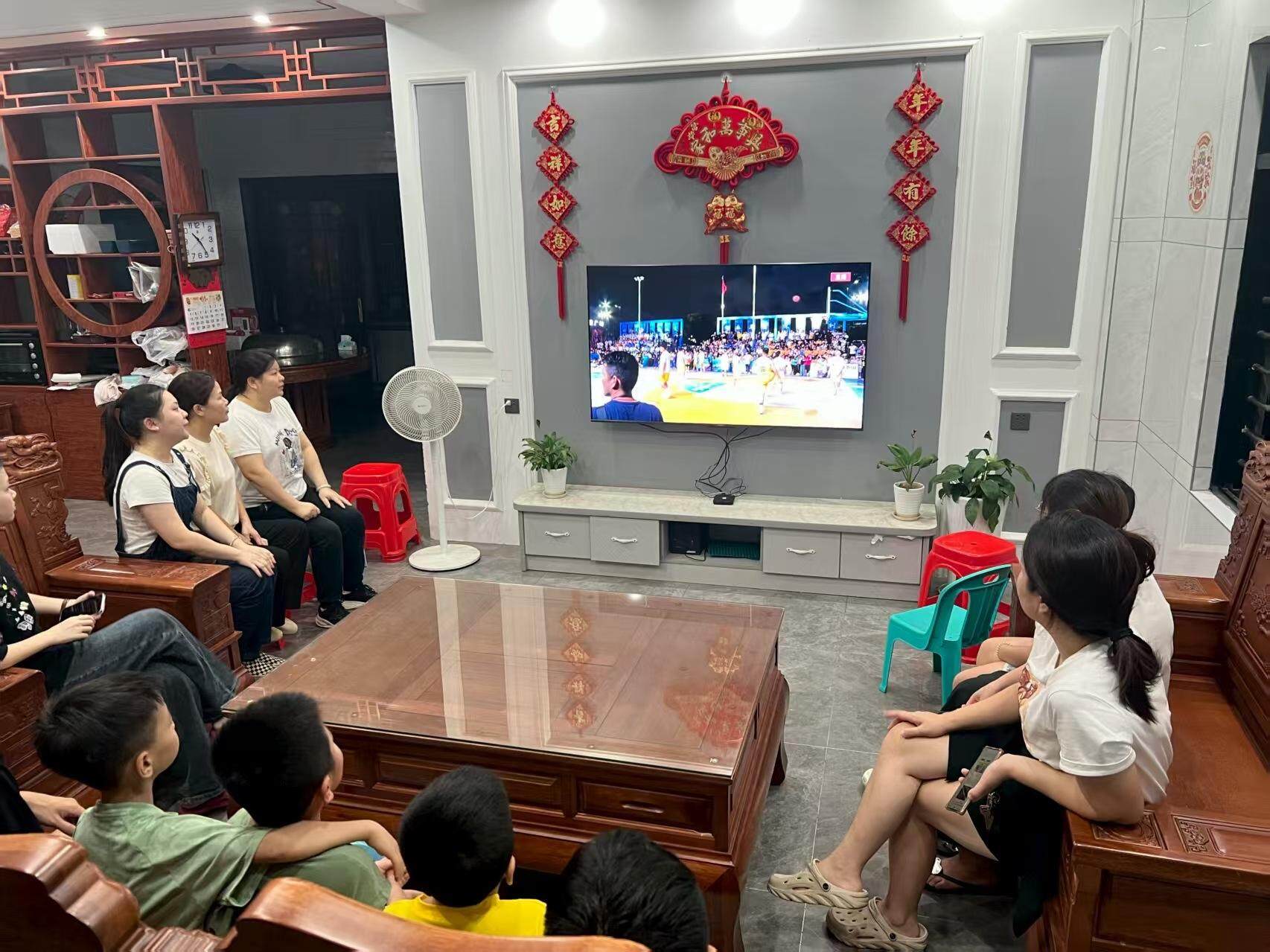 如何让镇街, 为南海队捐, 新媒体