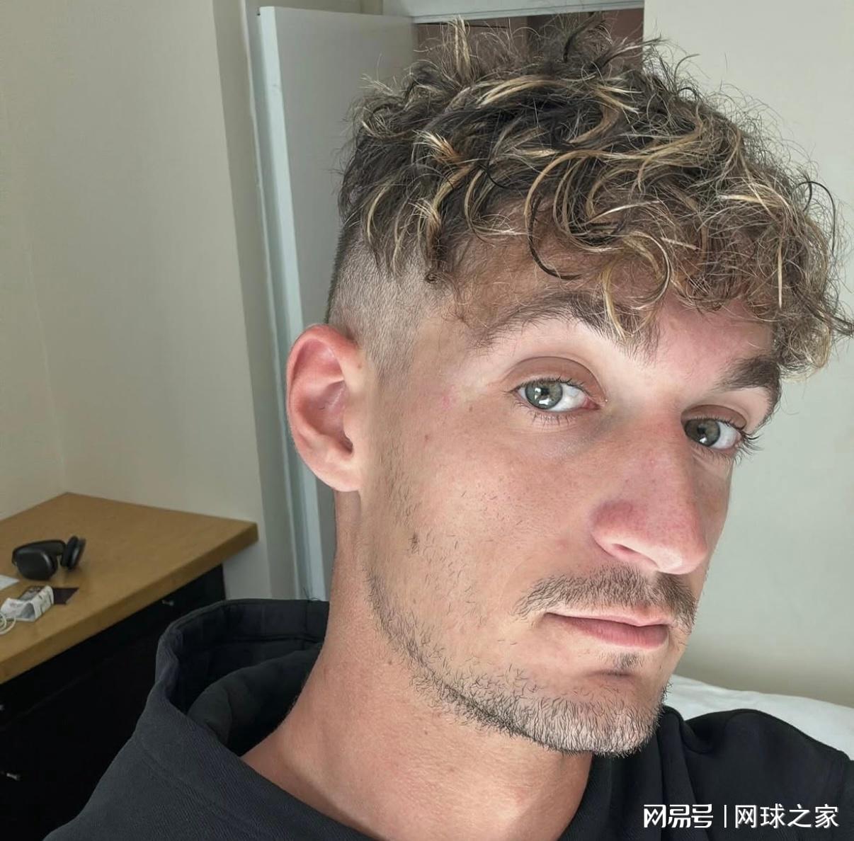 的赞助商, 书上的宣言