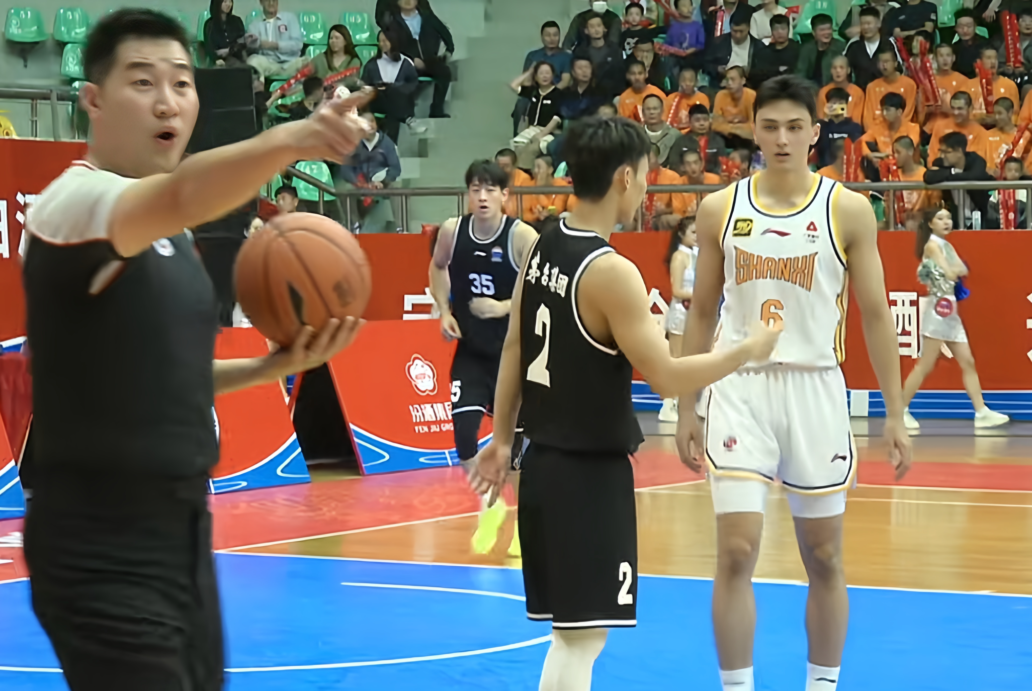 在进攻端还, 槽点, 这给到了全 在进攻端还, 槽点, 这给到了全