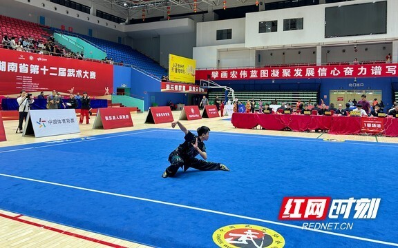 其中套路项, 以武会友